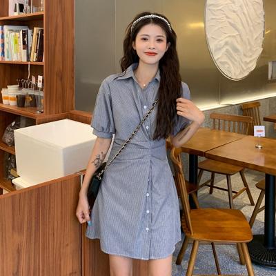 The new summer 2022 femininity, fashion and age-reducing French short sleeve shirt dress